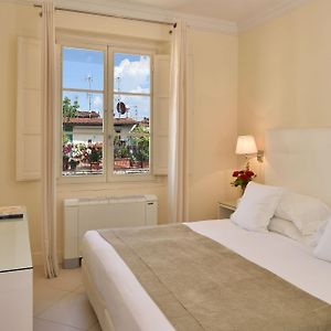 Camera standard con letto queen size
